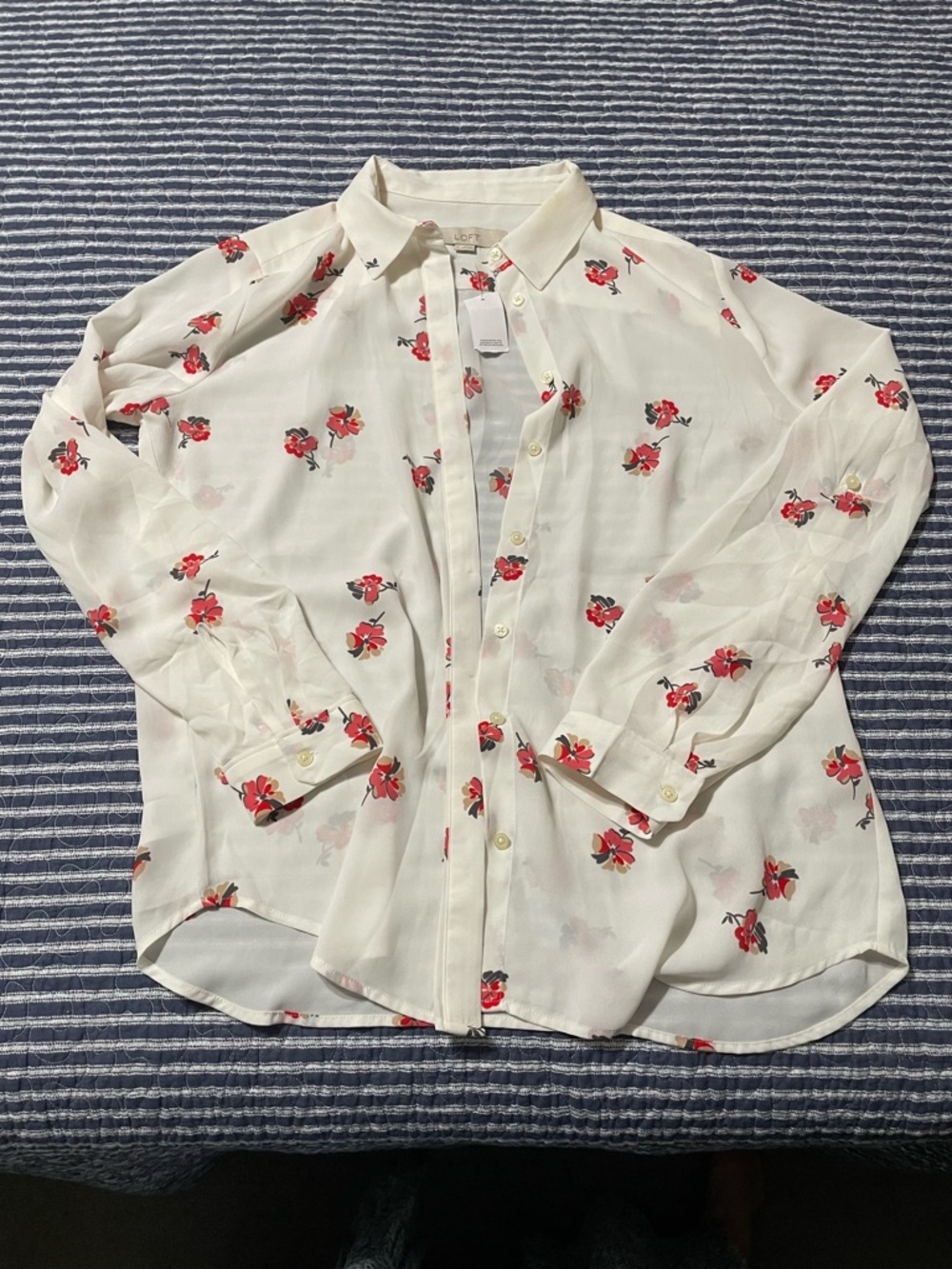Loft floral blouse new Nwt medium m elegant luxury cool semi sheer button up